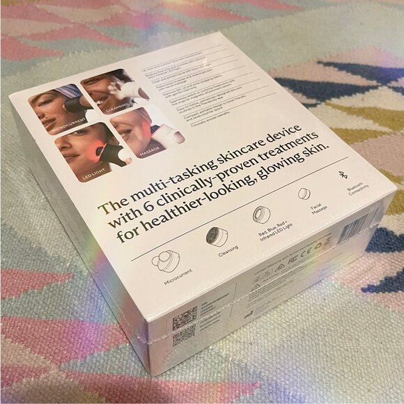 Therabody TheraFace PRO Device - White- BRAND NEW Sealed in Box - Picture 3 of 9